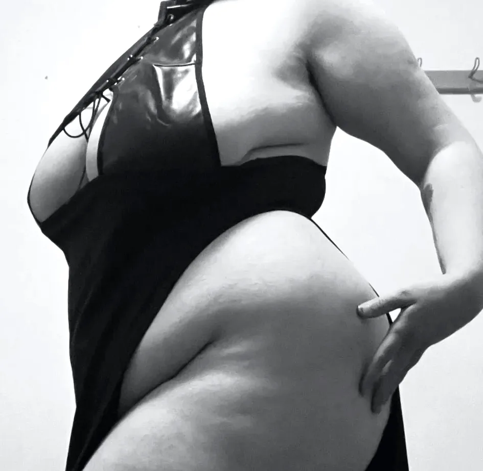 Amira, 30