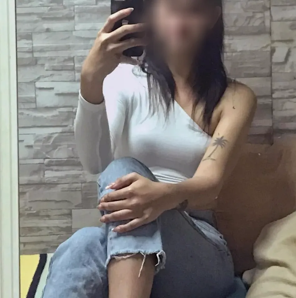 Amy, 32