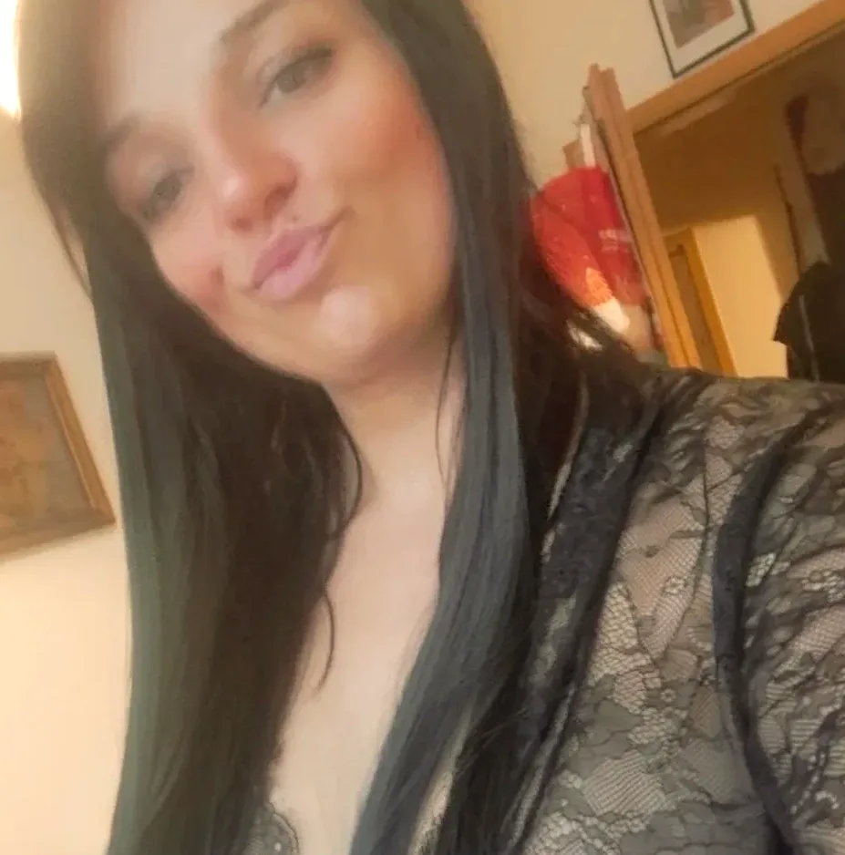 Dina, 36
