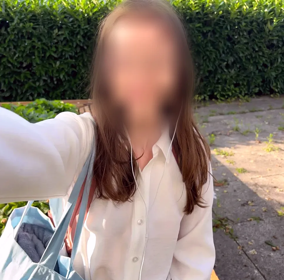 Evie, 22