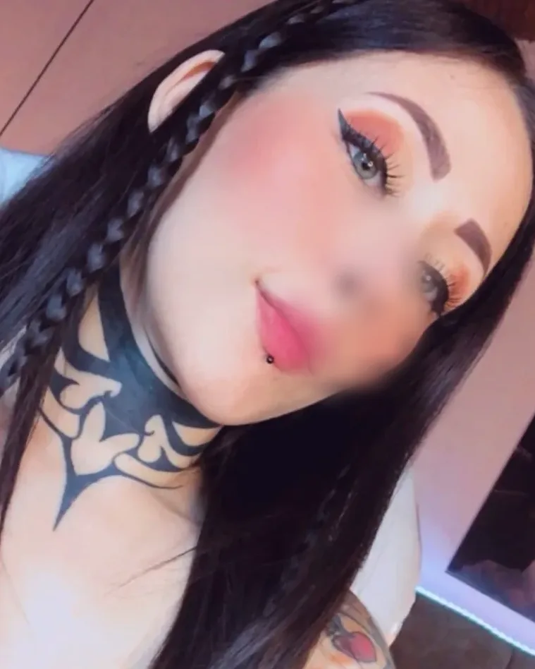 Lily, 26