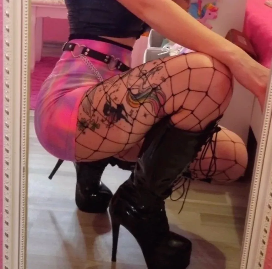 Michelle, 27