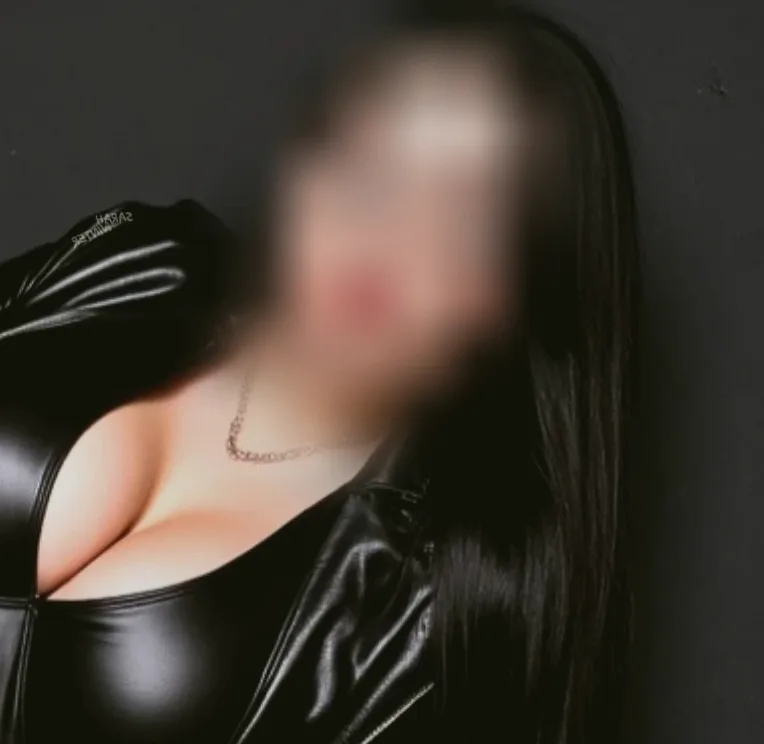 Naomi, 37